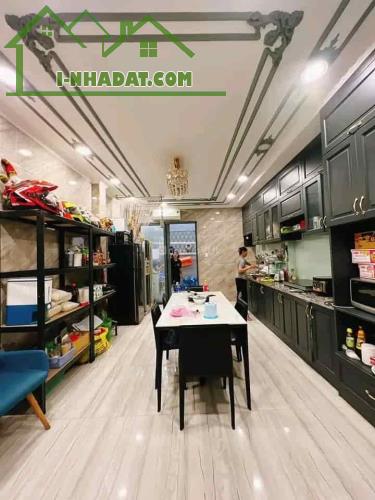 Bán nhà 1 trệt 2 lầu đường Phạm Thế Hiển Phường 3 Quận 8 giá 2tỷ450 DT 50m2 - 1