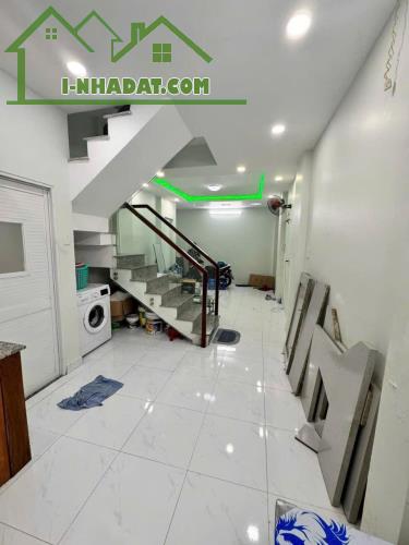 Bán nhà hẻm xe hơi bình thạnh nhà 42m2 nhà trệt 2 lầu 3 PN giá trên 5 tỷ