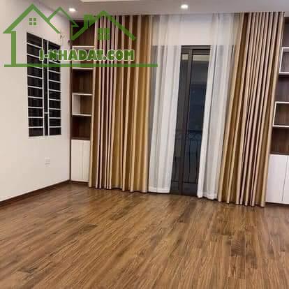 Bán nhà Phạm Văn Đồng, 38m2, phân lô, ô tô, nội thất chủ tặng,  nhỉnh 4tỷ. - 2