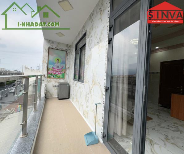 Studio Ban Công Full Nội Thất gần Crescent Mall - 3