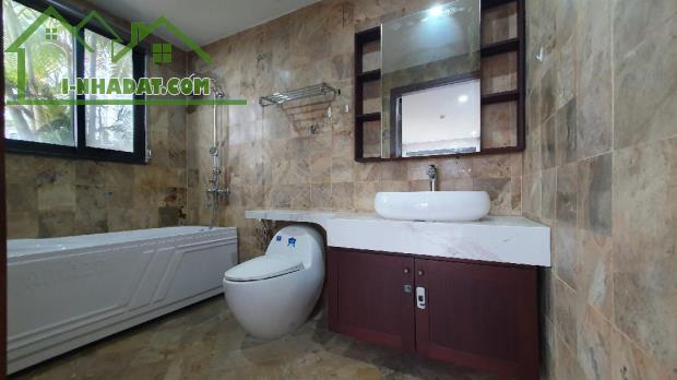 Viên ngọc rồng Tây Hồ, 249m, 9 tầng, mặt tiền ô tránh, siêu dòng tiền, giá chỉ 90 tỷ