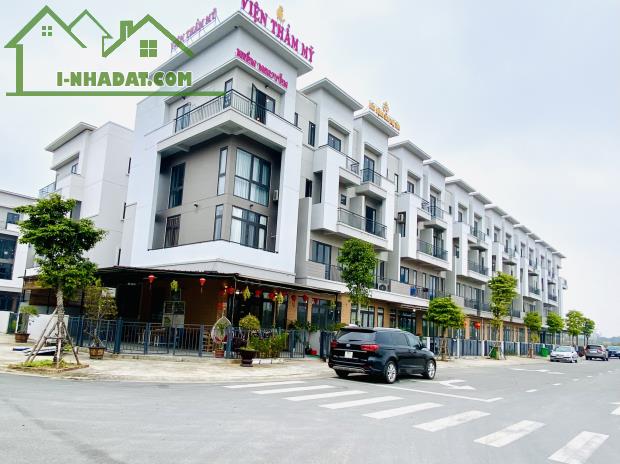 Bán nhà phố Shophouse giá chỉ bằng căn chung cư mini bên Hà Nội