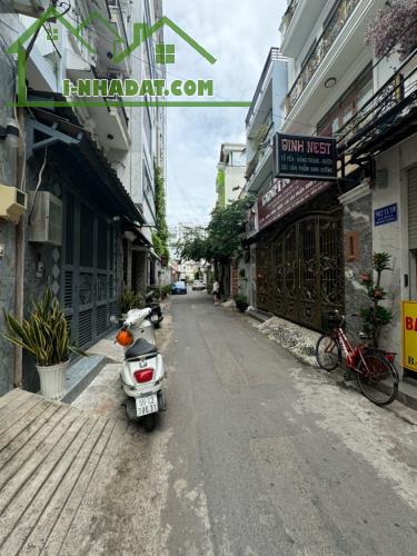 Nhà 4 Tầng, Đường Xe Hơi 8m - Huỳnh Tấn Phát, Bình Thuận, Quận 7.