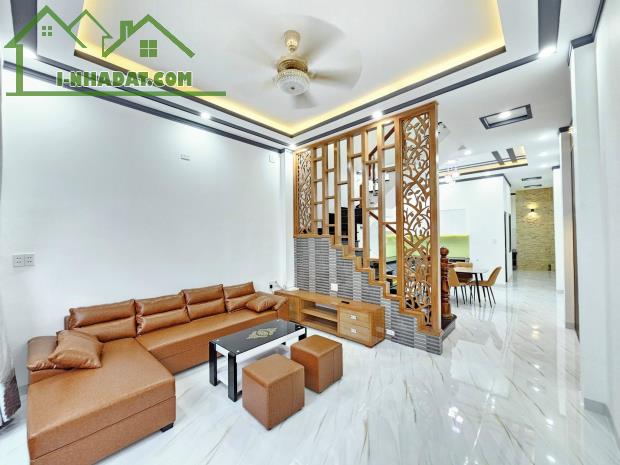 Bán nhà 1trệt 2lầu, p hố nai, Biên Hòa. 90m2  shr thổ cư chỉ 4,35 tỷ