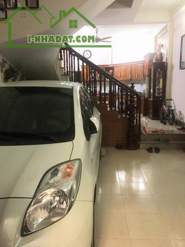 Mỗ Lao, nhà đẹp ở ngay, ô tô ngủ trong nhà, 38m2,12 tỷ.