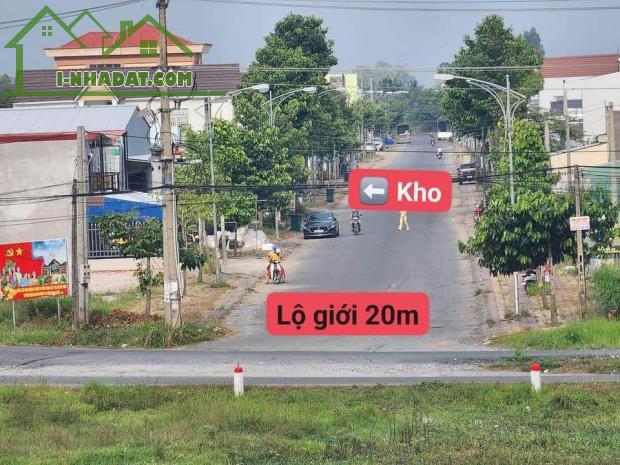 Bán Gấp KHO XƯỞNG 270m2 đang cho thuê 6Triệu/tháng mặt tiền đường 10m Giá Bao Sang tên