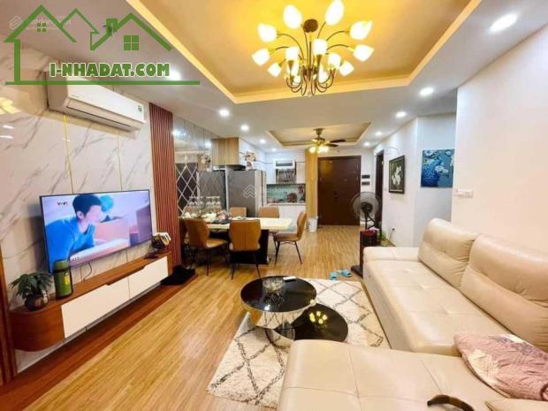 Hiếm! 60m2 Dương Khuê Phân Lô 3 Mặt Tiền, Ô tô , Kinh Doanh, 16.3 tỷ. - 1