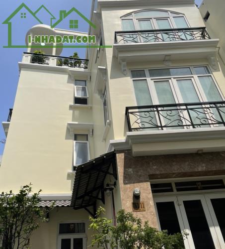 Căn góc siêu rộng nhà Trung Tâm Q1 HXH 457 Trần Hưng Đạo-Nguyễn Cảnh Chân