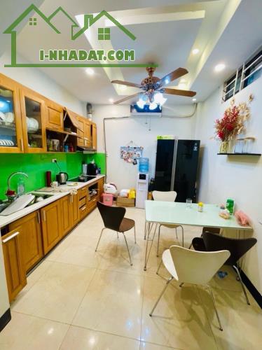 Nhà Hoàng Hoa Thám, 40m2- 5 tầng, lô góc, giá 6,5 tỷ.