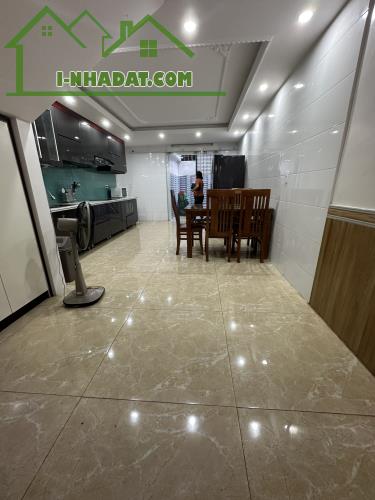 Cho thuê nhà 5 p.ngủ khép kín tại Văn Cao, DT: 80m2. - 4