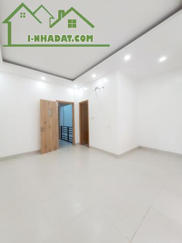 Bán nhà Hẻm 6m Hòa Hỏa - Nguyễn Tri Phương, ĐH Kinh Tế, 5.2x13.5m - 4 Tầng, 15.5 tỷ.