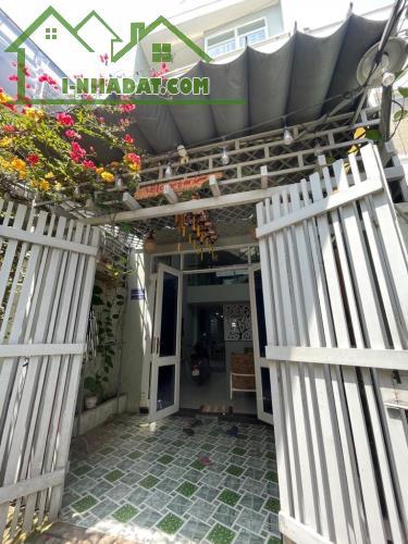 Bán nhà 70m2, 3 tầng, 4pn Làng Tăng Phú, Quận 9. Giá nhỉnh 5 tỷ - 3