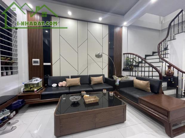 Bán nhà Trương ĐỊnh sau nhà mặt phố, nhà dân xây, mặt tiền đẹp, hơn 6 tỷ