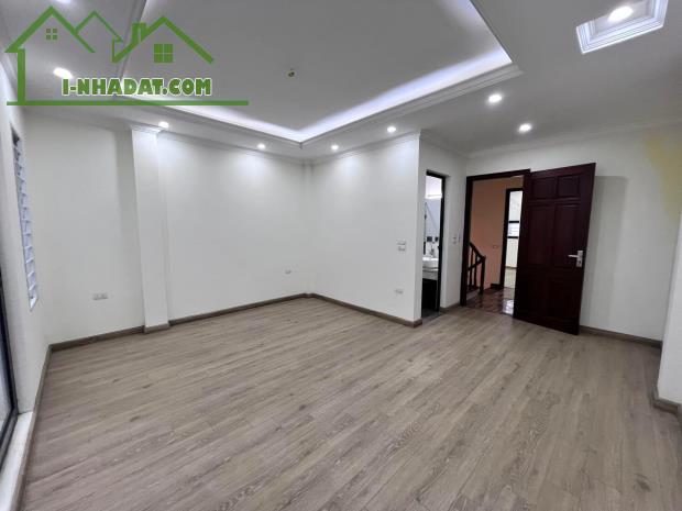 Chính chủ bán nhà Tây Mỗ 45M 4 Tầng, 4P Ngủ, ngõ rộng ô tô giá 5 tỷ - 5