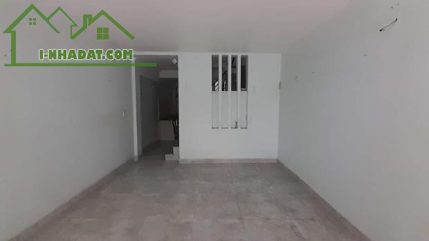 Bán gấp nhà Hùng Duệ Vương, Thượng Lý, HB.2,88 tỷ, 43m2, 3 tầng.