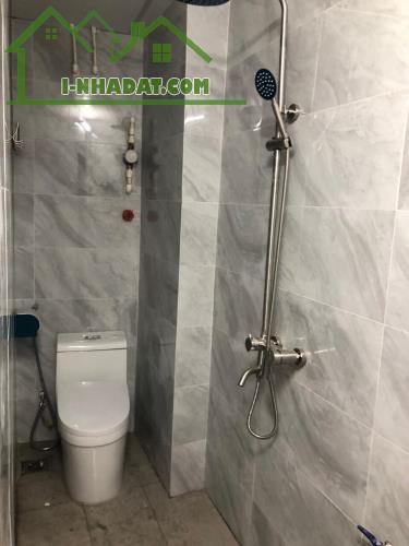 Cho thuê MBKD ngõ oto Nguyễn Ngọc Vũ - Cầu Giấy DT 35m2, 1vs, Giá 11 triệu (ctl) - KD mọi