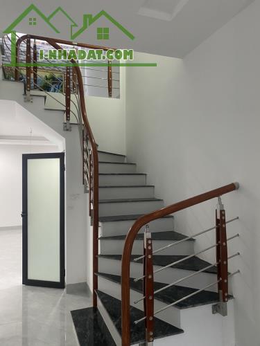 Bán nhà Lai Xá, Hoài Đức 39m2. Mặt ngõ thông, lệch tầng hiện đại. 230m đến Chợ, Quốc Lộ 32 - 3