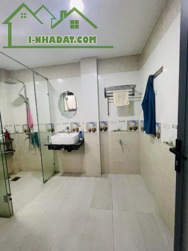 BÁN NHÀ MẶT TIỀN NGUYỄN TRƯỜNG TỘ, SÁT VƯỜN LÀI, 4.3x19M, 4 TẦNG, 4PN