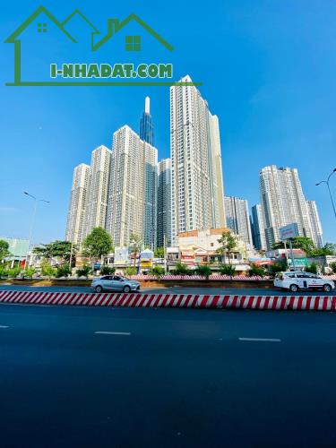 Nhà hiếm như Thái giám nhà Thanh sót lại, 254m2, Nguyển Hữu Cảnh, P22, Bình Thạnh, nở hậu