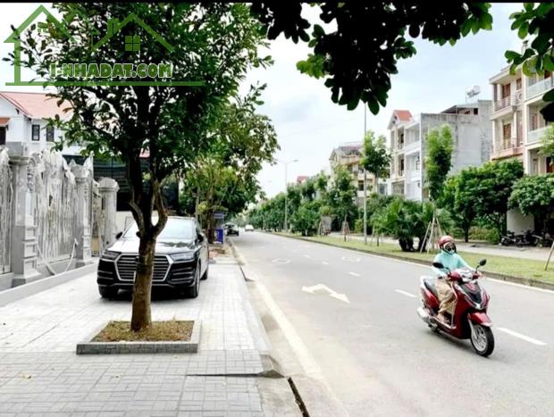 Bán đất mặt đường Hoàng Quốc Việt, ph Thanh Bình, TP HD, 67.5m2, mt 4.5m, KD buôn bán - 2