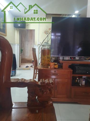 BÁN NHÀ TRƯỜNG CHINH, QUẬN 12, HẺM XE TẢI, THÔNG, 64M2 CHỈ NHỈNH 4 TỶ - 5