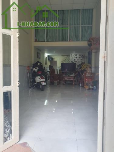 BÁN NHÀ TRƯỜNG CHINH, QUẬN 12, HẺM XE TẢI, THÔNG, 64M2 CHỈ NHỈNH 4 TỶ - 3