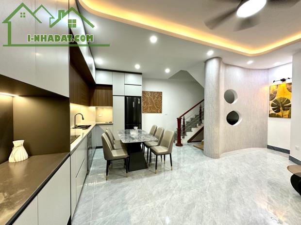 BÁN NHÀ TÔN THẤT TÙNG, BA BƯỚC RA PHỐ, 5TẦNG FULL NỘI THẤT. 40M, 5TẦNG, 6.68TỶ. 0984823023 - 4