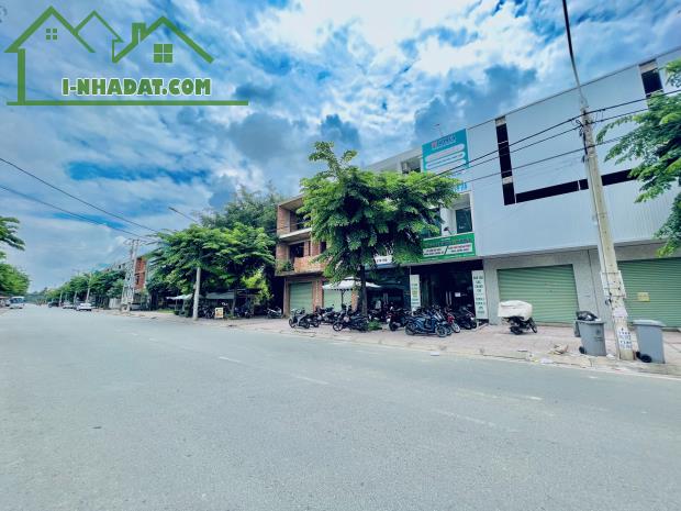 Nhà bán mặt tiền N4 phường Bửu Long sát trường Song Ngữ Lạc Hồng sổ hồng 90m2 giá 5,9 tỷ - 3
