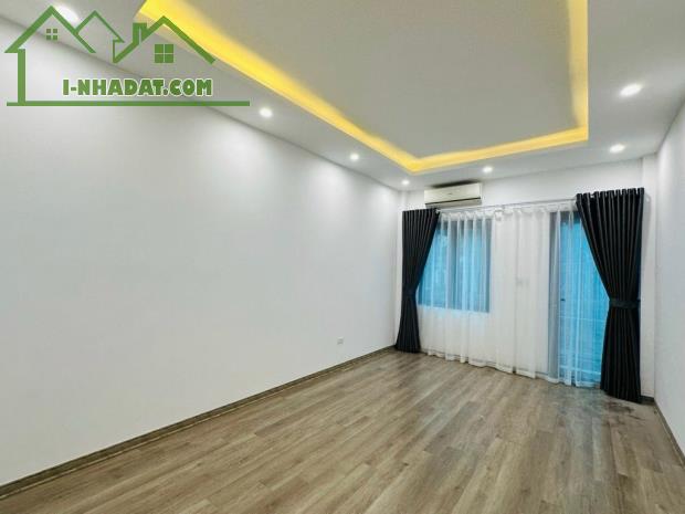 BÁN NHÀ ĐẸP PHỐ MINH KHAI 30M2, 5 TẦNG, MT 3.5M. GIÁ 5.39 TỶ