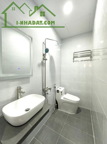 NHÀ PHÚ NHUẬN NGAY CHUNG CƯ BOTANIC, HẺM DÂN TRÍ 3M, 65M2 4PN 6WC MỚI FULL NT, 6.5 TỶ HƠN - 1
