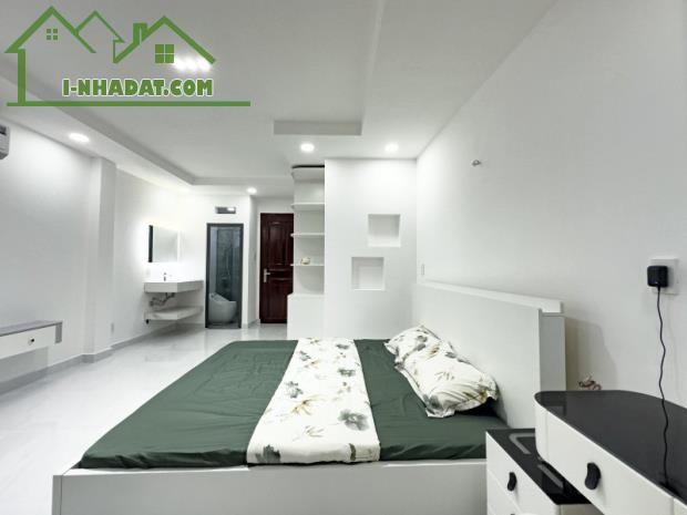 NHÀ PHÚ NHUẬN NGAY CHUNG CƯ BOTANIC, HẺM DÂN TRÍ 3M, 65M2 4PN 6WC MỚI FULL NT, 6.5 TỶ HƠN