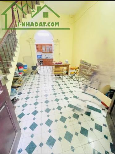 CHO THUÊ NHÀ TRONG NGÕ 170 TAM TRINH, 40M2, 3 TẦNG, 3 NGỦ, 3 WC, 8 TRIỆU - Ở GĐ, NHÓM