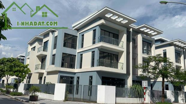 CĐT NAM CƯỜNG MỞ BÁN 60 CĂN VILLAS - DT 180M - XD 3.5T - CÓ HỐ CHỜ THANG MÁY