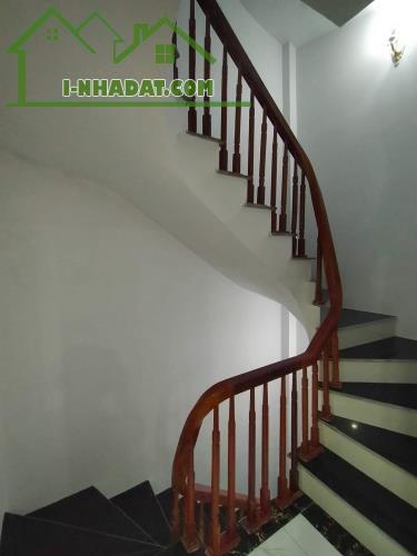 THẠCH BÀN CỔ LINH 30M2 x 5T NHÀ ĐẸP NGÕ NÔNG GẦN ÔTÔ TIỆN ÍCH NGẬP TRÀN. 4,55TỶ - 4