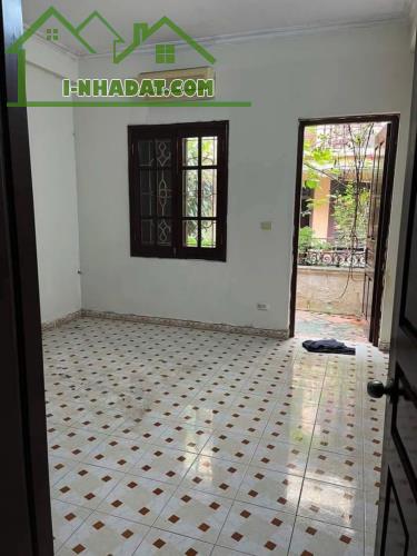 CHO THUÊ NHÀ CHỢ MÙNG 8 THÁNG 3 HAI BÀ TRƯNG 60M2, 3 TẦNG, 4 NGỦ, 12 TRIỆU - 1