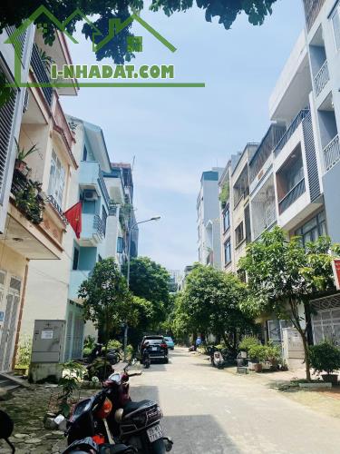 BÁN CĂN SIÊU HIẾM ĐẤU GIÁ MẬU LƯƠNG, PHÂN LÔ VỈA HÈ, Ô TÔ, Ô CHỜ THANG MÁY 60M2 GIÁ 12 TỶ