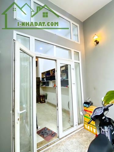 NHÀ QUẬN 3, NGAY LÝ CHÍNH THẮNG - TRƯỜNG SA, HẺM DÂN TRÍ SÁT MT, 45M2 4 TẦNG 4PN, 5 TỶ HƠN