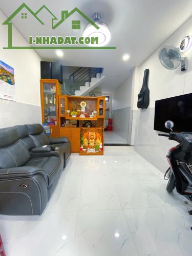 CHỦ GẤP BÁN - PHAN VĂN TRỊ - HXH - 2 TẦNG - 63M2 - Ở HOẶC CHO THUÊ - 5.X TỶ - 4