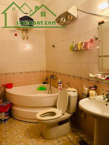 Bán nhà mặt phố Yên Thái, Hoàn Kiếm 30m x 4 tầng, KD sầm uất, giá 15.2 tỷ. LH: 0366051369