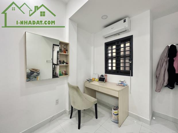 NƠ TRANG LONG P12 BÌNH THẠNH - 2 TẦNG - 53M2 - NGANG LỚN 7.7M - 3 PN - 5.X TỶ. - 3
