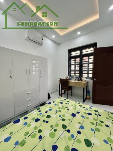 NƠ TRANG LONG P12 BÌNH THẠNH - 2 TẦNG - 53M2 - NGANG LỚN 7.7M - 3 PN - 5.X TỶ. - 4