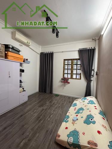 Bán nhà phố đẹp Đường 7M Cộng Hoà, Phường 13, Quận Tân Bình, Hồ chí Minh