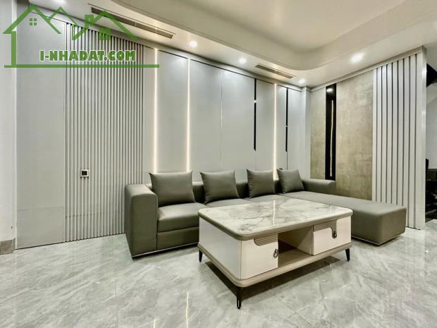 Chỉ nhỉnh 6 sở hữu nhà mới 5 tầng 4 phòng trung tâm Văn Quán Hà Đông ô tô cách nhà 20m - 1