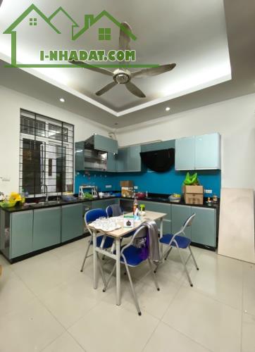 Siêu phẩm mặt Phố Khương Đình _ Lô góc_ Kinh doanh đỉnh _ 50m2 _ MT5.5m _ 17tỷ