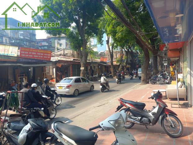 BÁN NHẦ 3 TẦNG MẶT PHỐ ĐÊ LA THÀNH, KINH DOANH SẦM UẤT, DT 50M2, MT 4M, GIÁ NHỈNH 15 TỶ.
