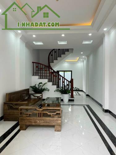 HÀNG TUYỆT CHỦNG THẠCH BÀN 60M2 ÔTÔ ĐỖ CỬA GẦN CHỢ, HỒ ĐIỀU HÒA. 6,1TỶ - 4