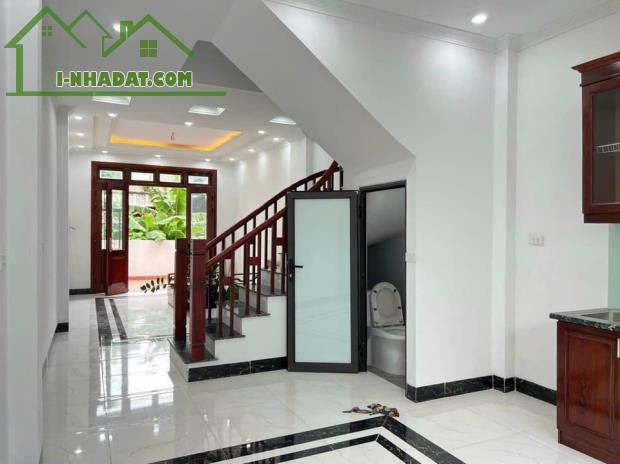 HÀNG TUYỆT CHỦNG THẠCH BÀN 60M2 ÔTÔ ĐỖ CỬA GẦN CHỢ, HỒ ĐIỀU HÒA. 6,1TỶ - 3
