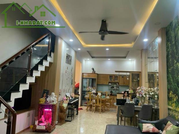 BÁN NHÀ ĐẸP LÊ VĂN VIỆT, HIỆP PHÚ, Q.9-64m2, NGANG 5,3m,  3 TẦNG, 3PN NHỈNH 5 TỶ - 3