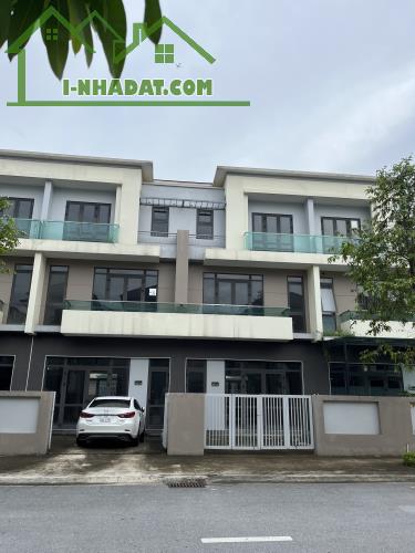 Shophouse gần công viên siêu đẹp giá rẻ