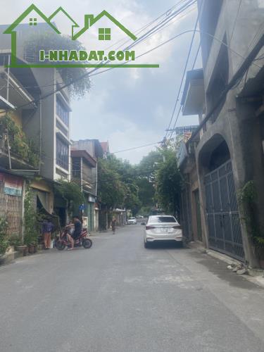 Bán nhà Việt Hưng Long Biên, 50m ra Vin Hamoney, diện tích 35m2 lô góc, giá 4 tỷ 600tr - 4
